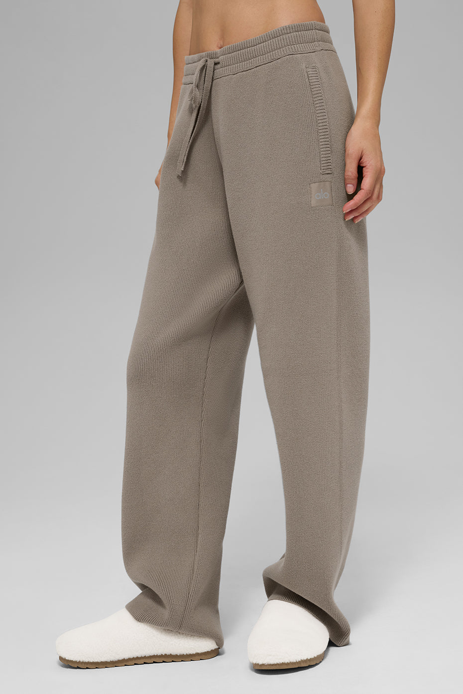 Alo Yoga Scholar Straight Leg Sweatpant - Light Cocoa