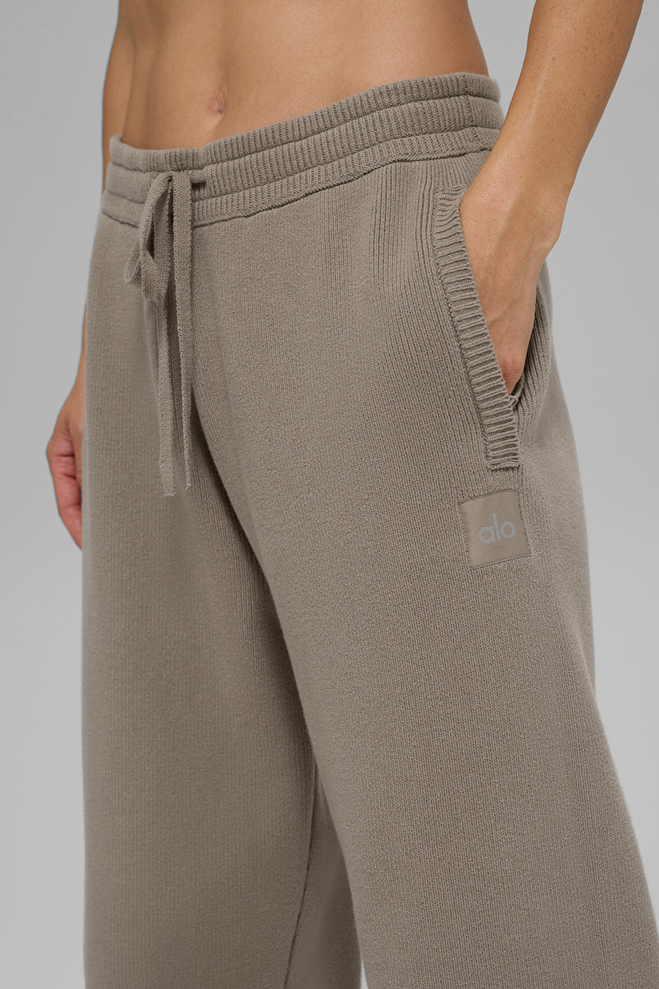 Alo Yoga Scholar Straight Leg Sweatpant - Light Cocoa