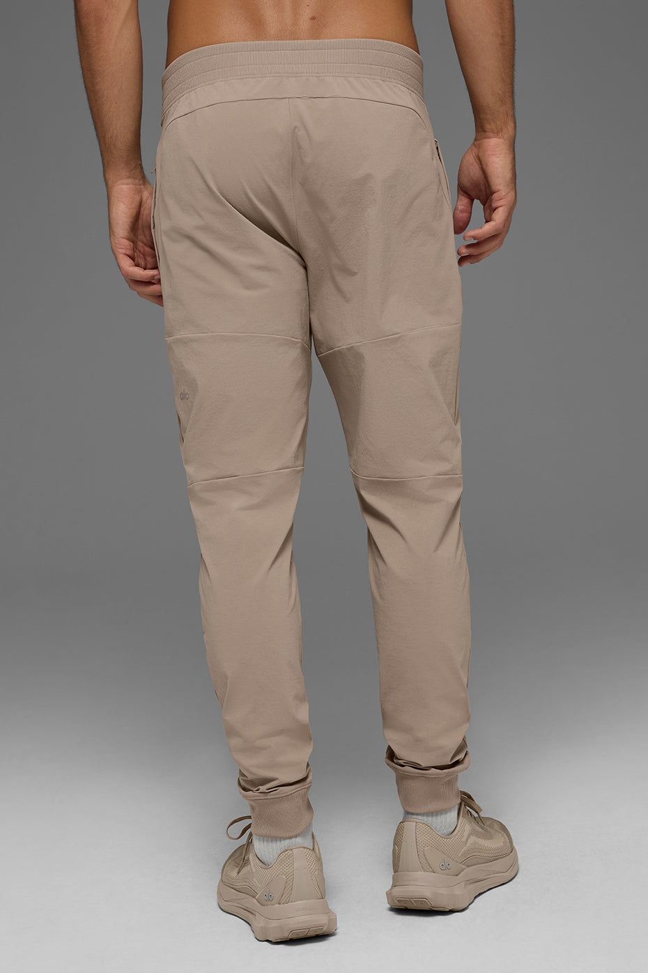 Alo Yoga Co-Op Pant (Long) - Gravel