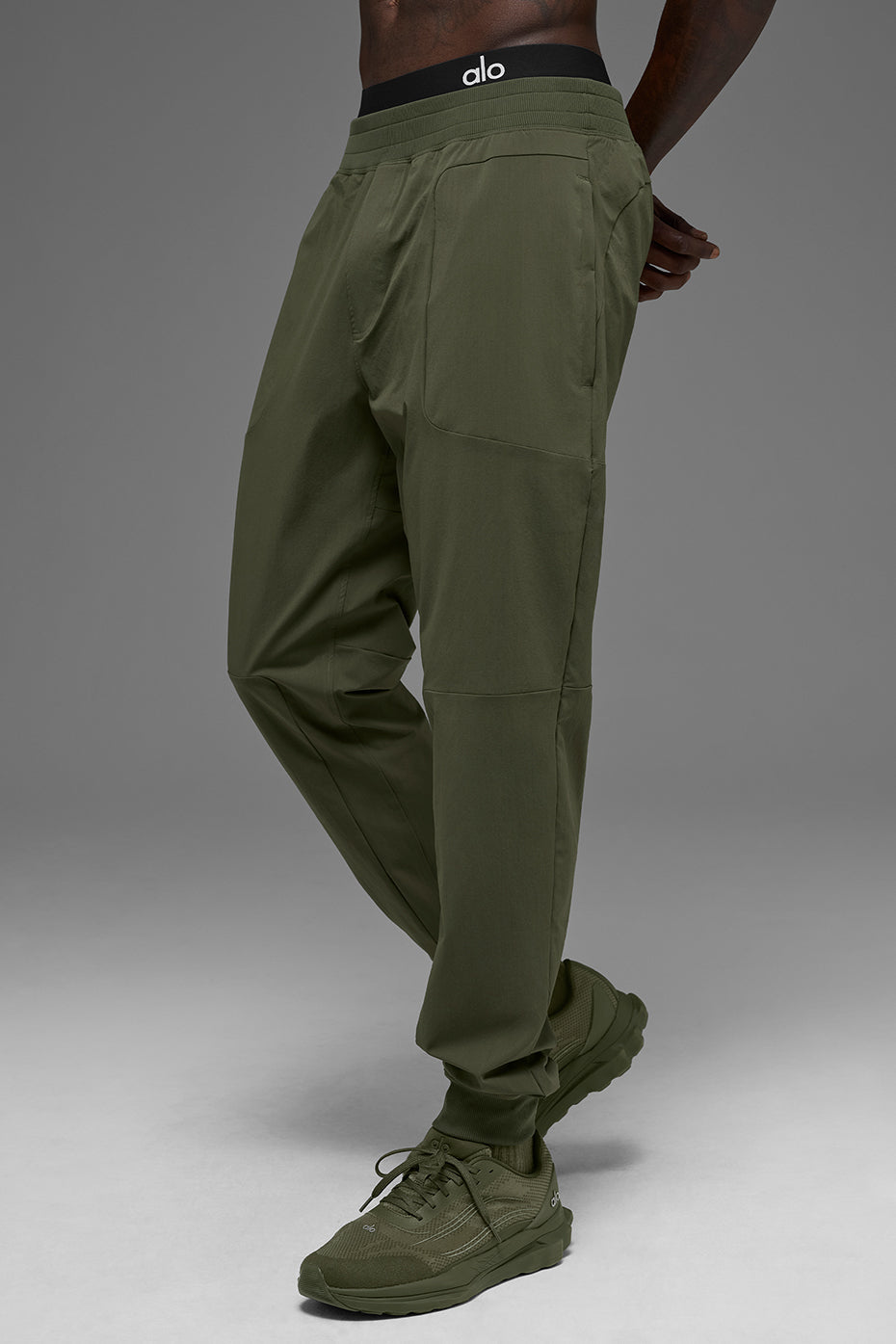 Alo Yoga Co-Op Pant - Green Olive