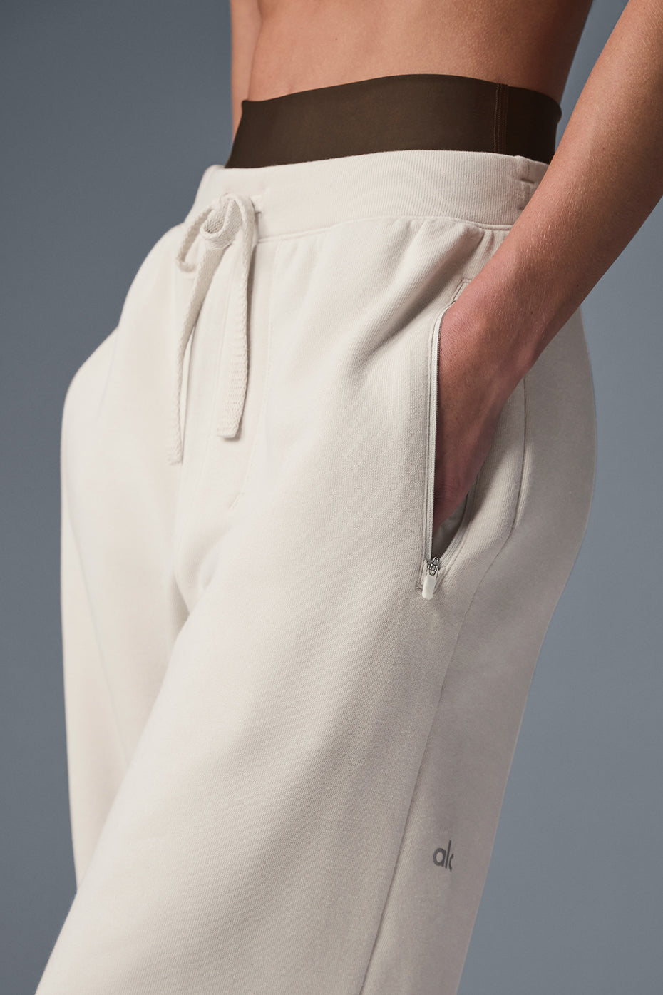 Alo Yoga Triumph Restore Sweatpant - Bone