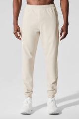 Alo Yoga Conquer Max Performance Jogger - Bone