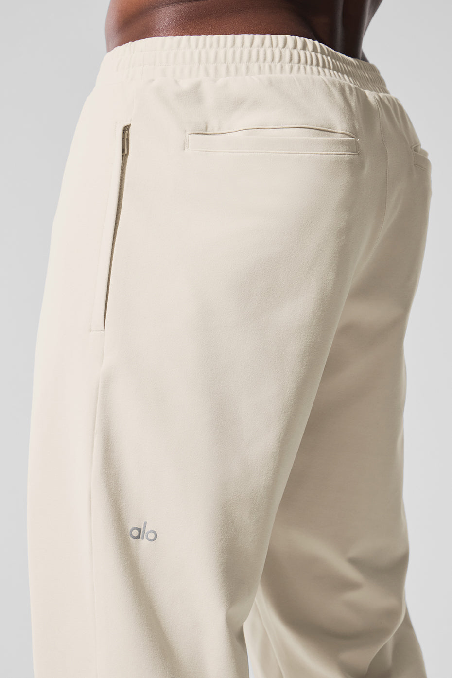 Alo Yoga Conquer Max Performance Jogger - Bone