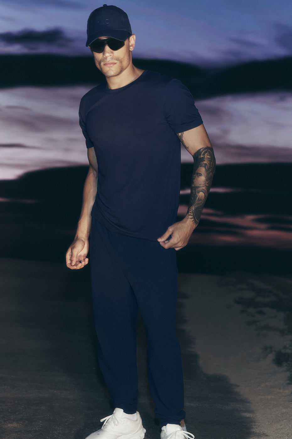 Alo Yoga Conquer Max Performance Jogger - Navy