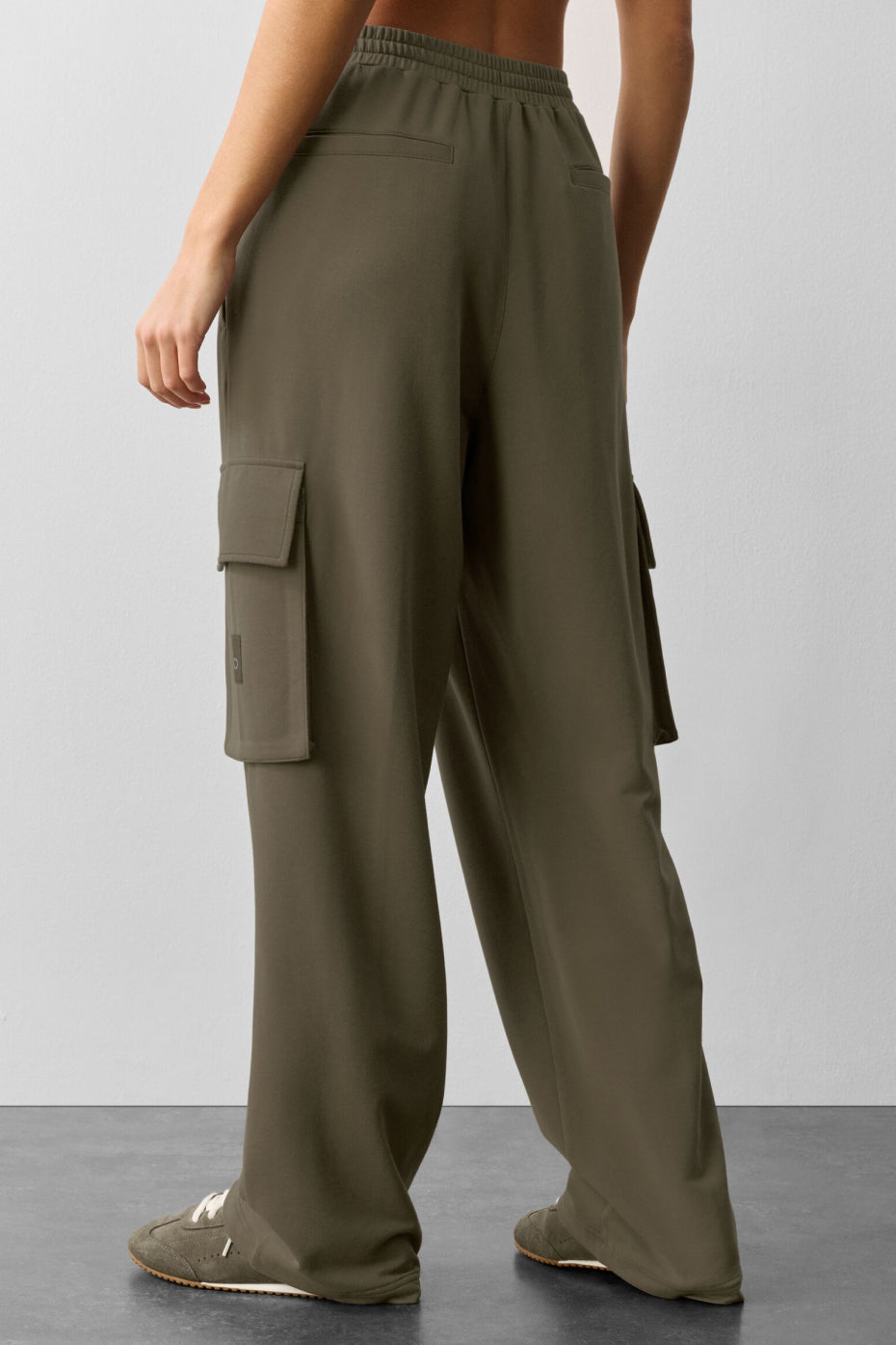 Alo Yoga Double Take Cargo Pant - Olive Tree