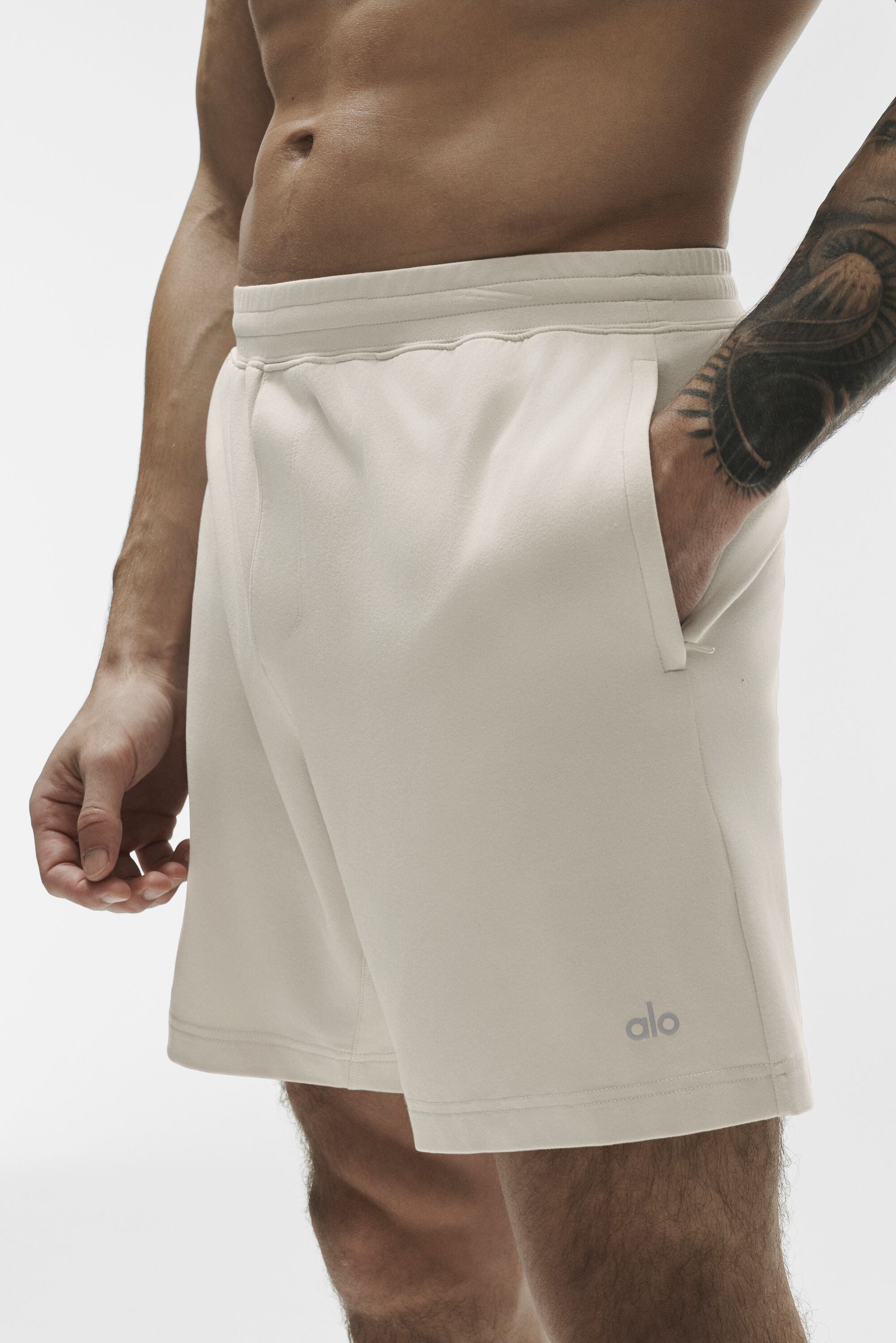 Alo Yoga 7" Conquer React Performance Short - Bone