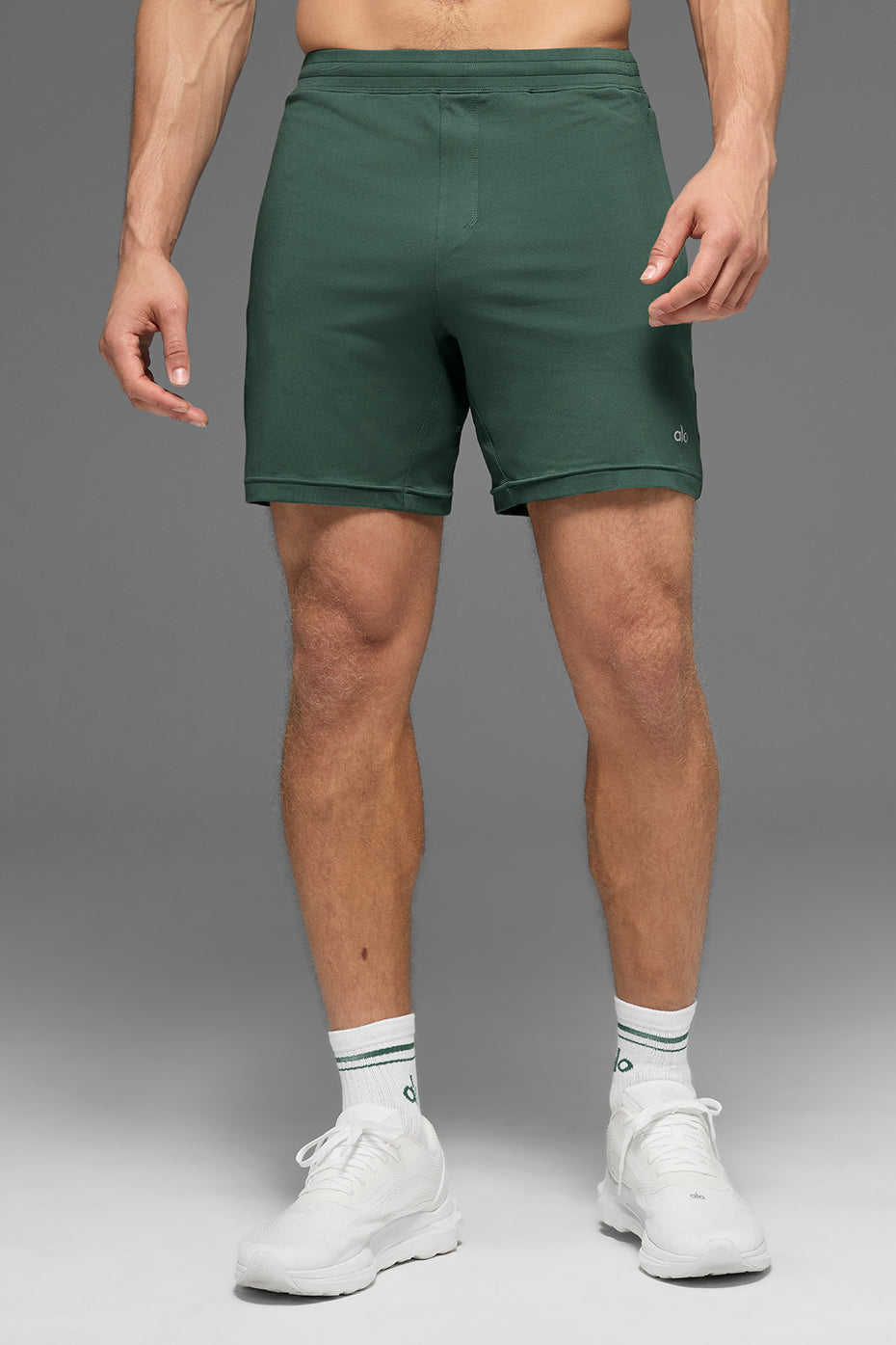 Alo Yoga 7" Conquer React Performance Short - Clover Green
