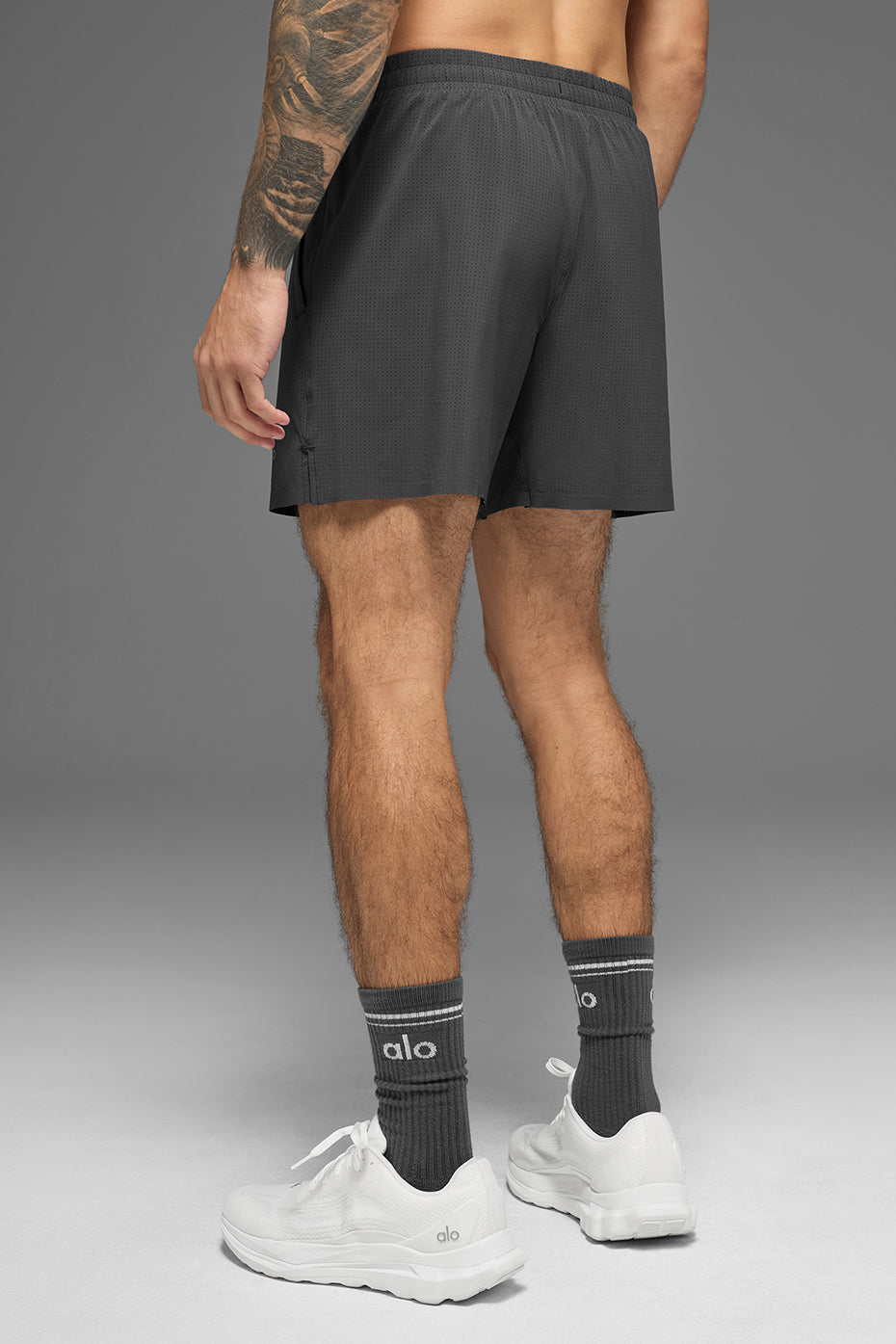 Alo Yoga 5" Traction Running Short - Anthracite