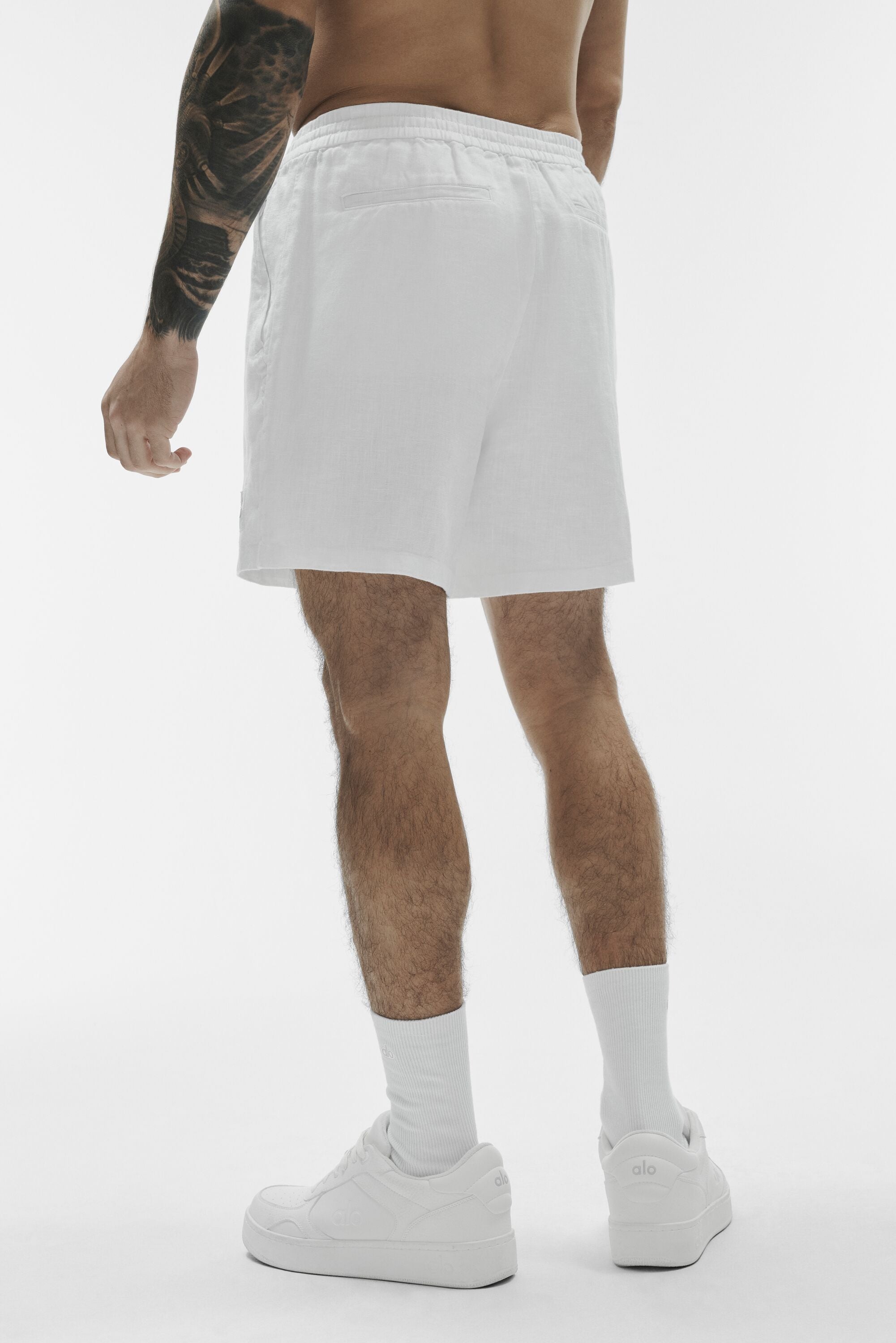Alo Yoga 7" Linen Days Short - White