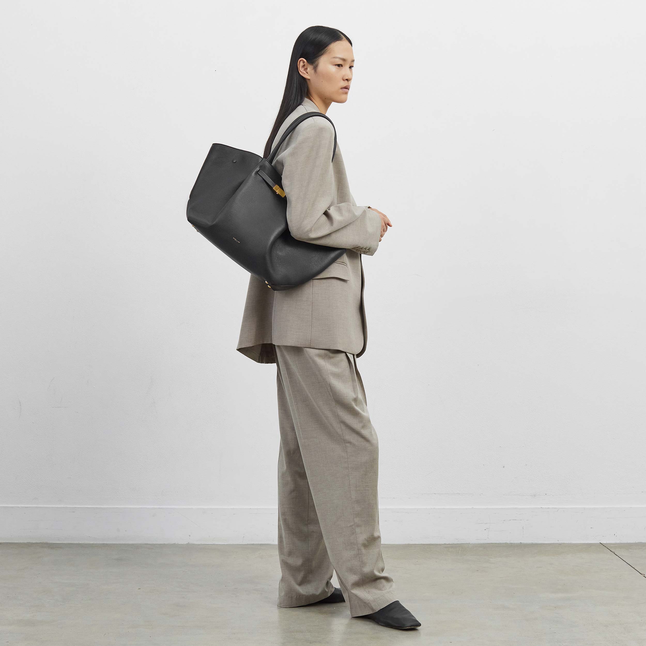 DeMellier The New York mocha small grain