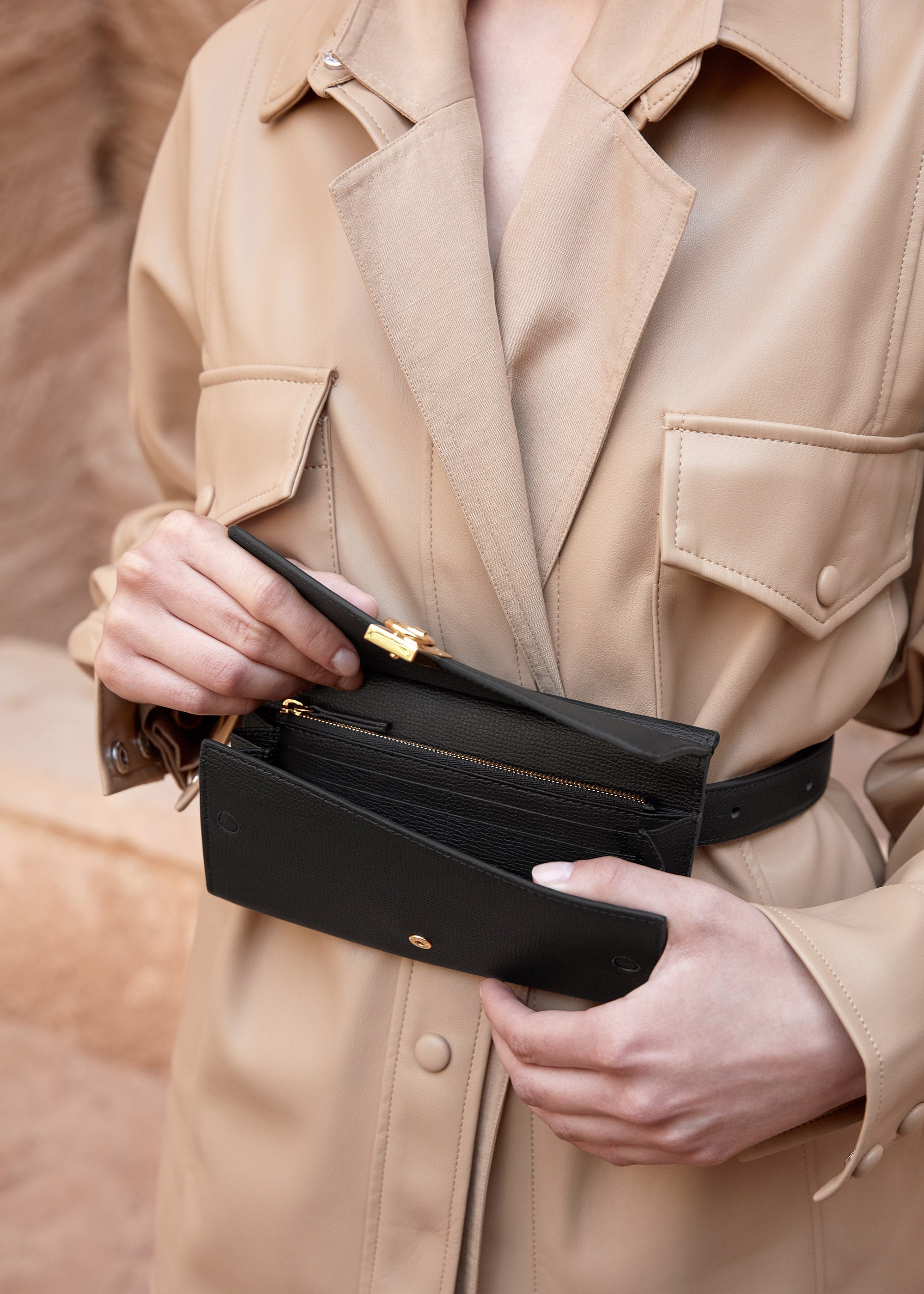 Polene Numéro Sept Belt - Textured Black