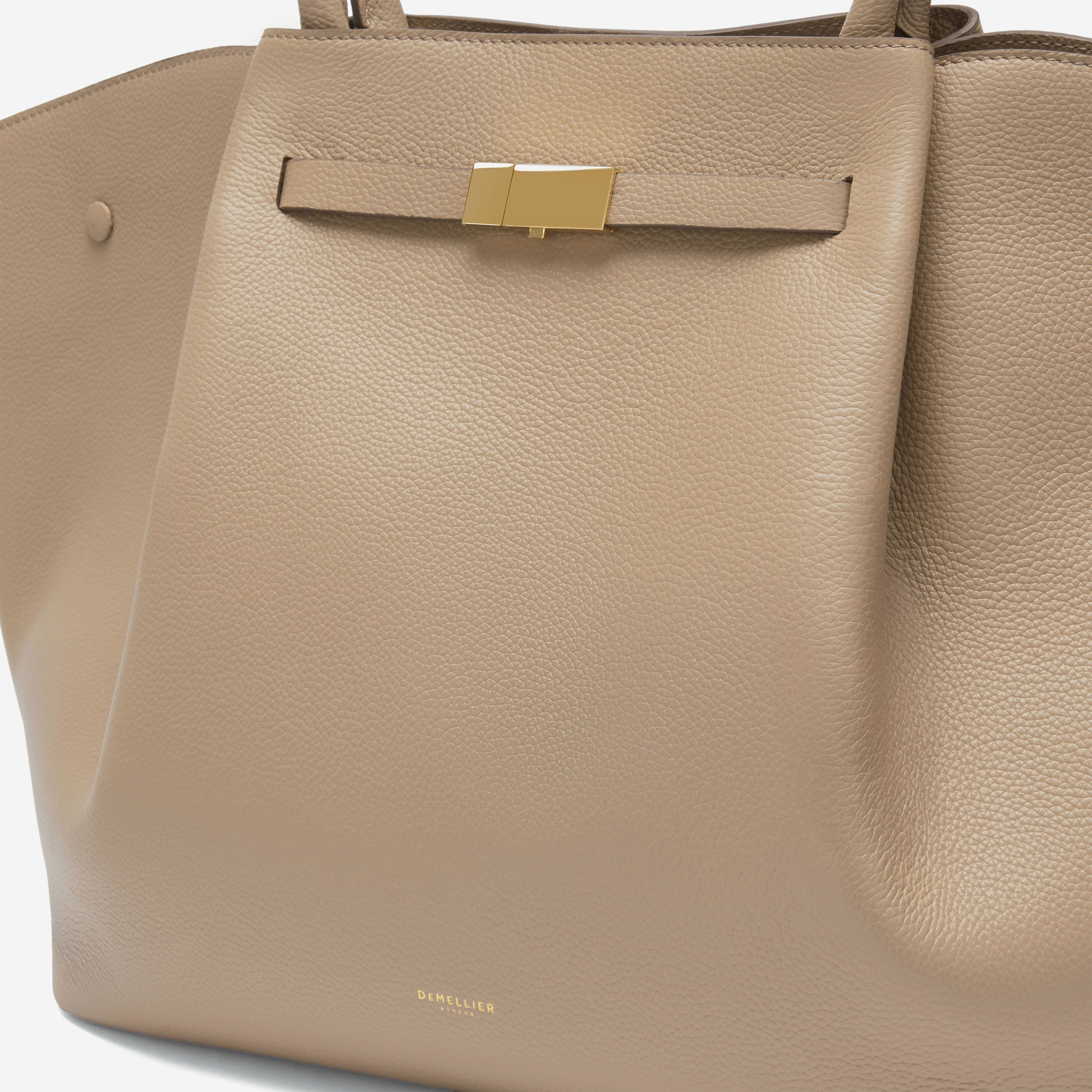 DeMellier The New York dark sand small grain