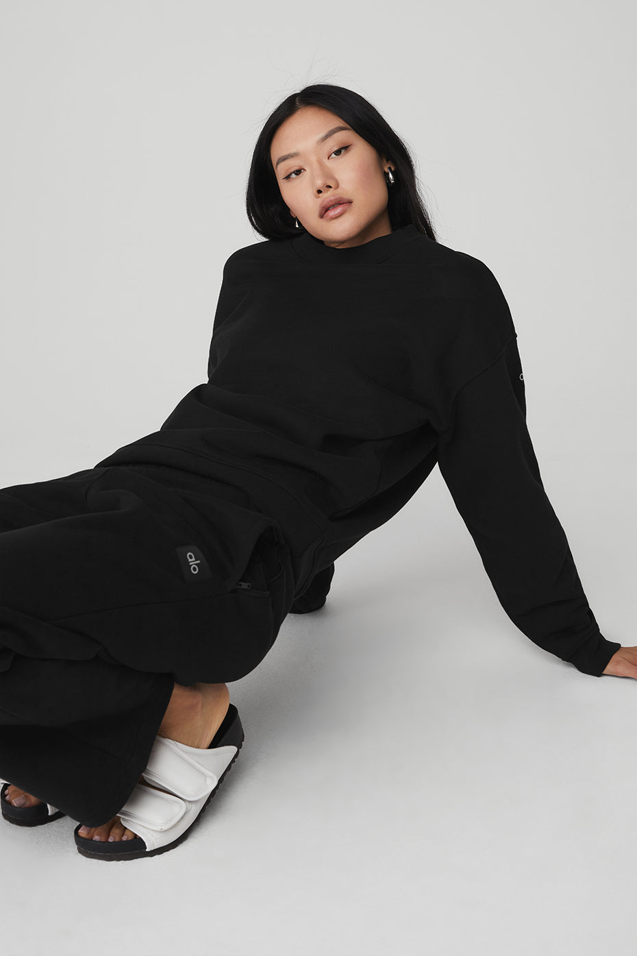 Alo Yoga Renown Heavy Weight Crew Neck Pullover - Black