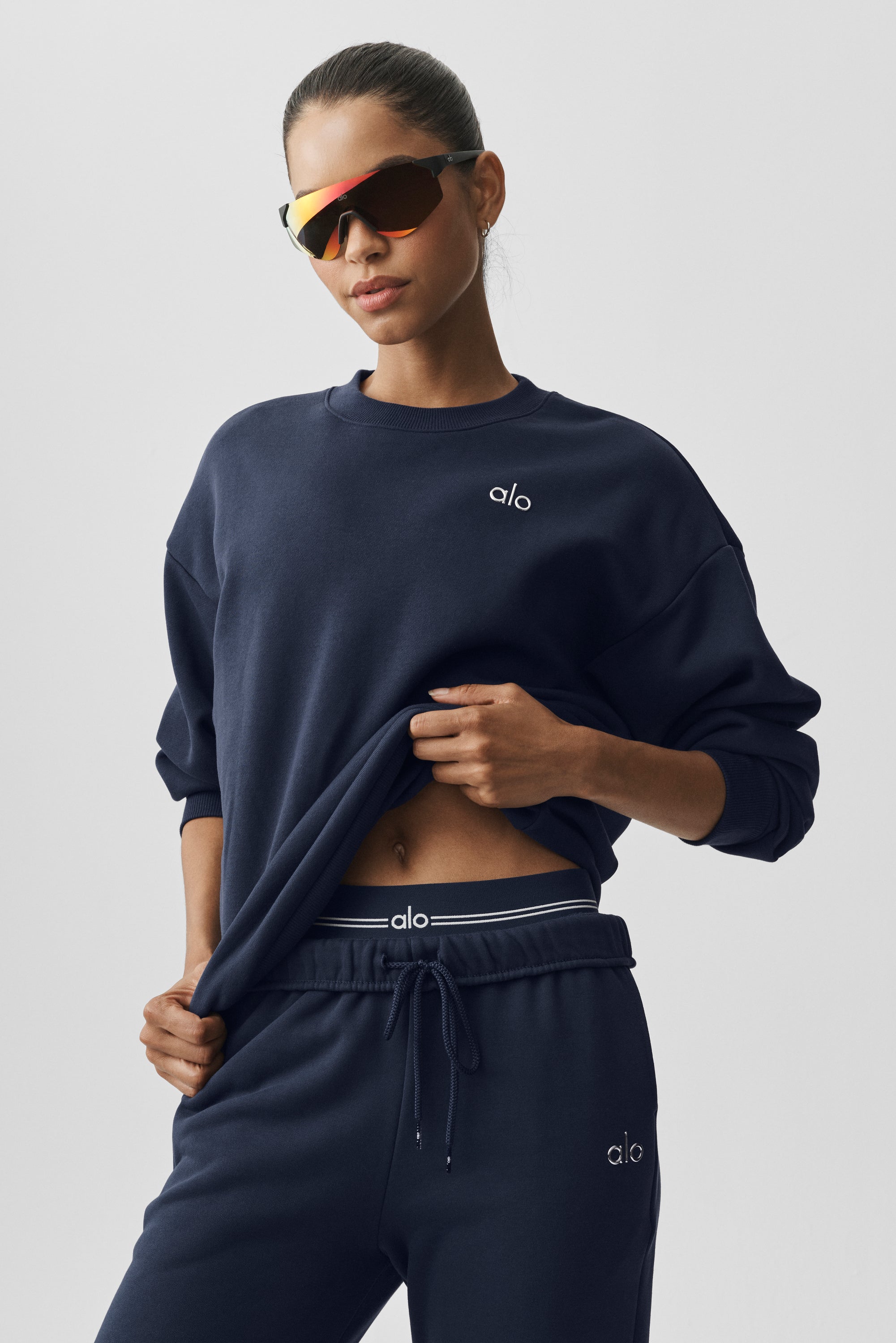 Alo Yoga Accolade Crew Neck Pullover - Navy