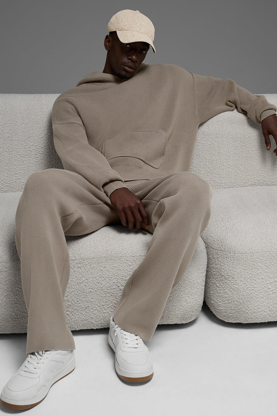 Alo Yoga Scholar Hooded Sweater - Light Cocoa