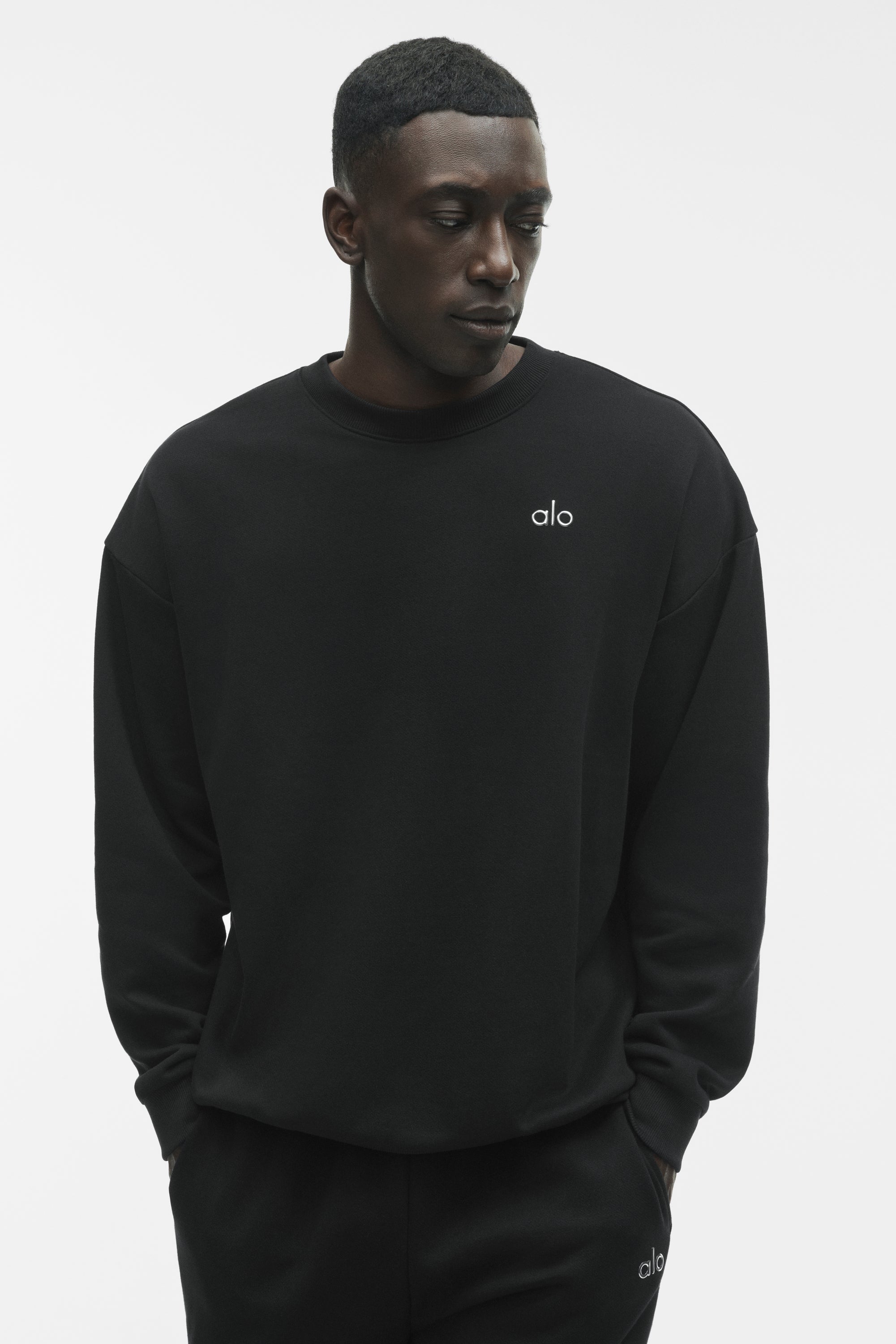 Alo Yoga Accolade Crew Neck Pullover - Black