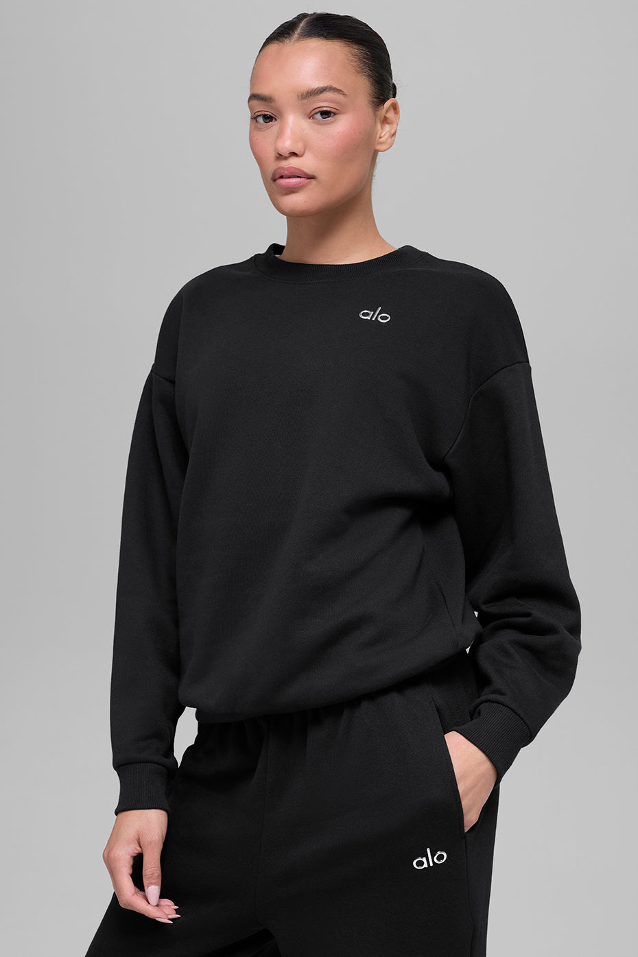 Alo Yoga Accolade Crew Neck Pullover - Black