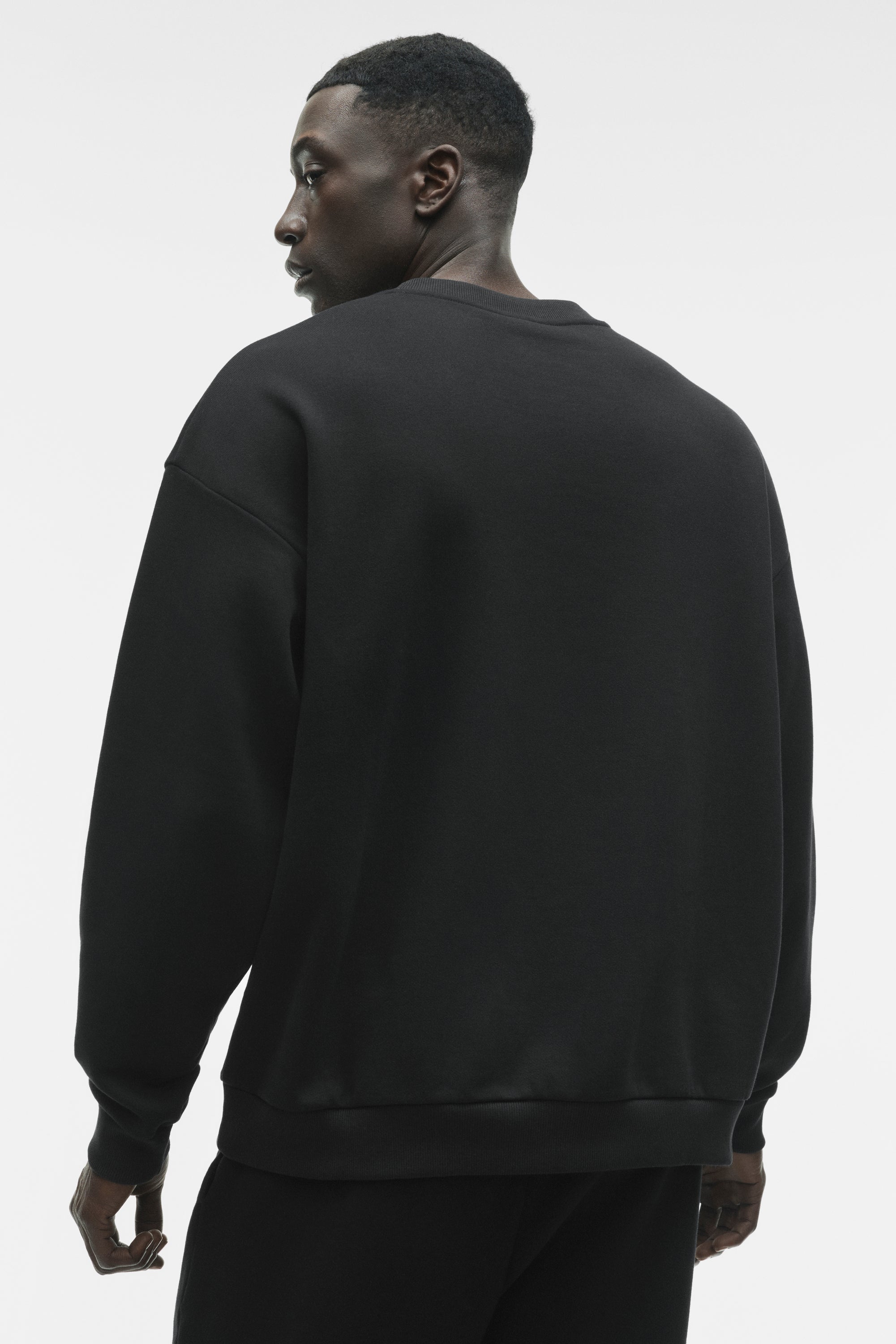 Alo Yoga Accolade Crew Neck Pullover - Black