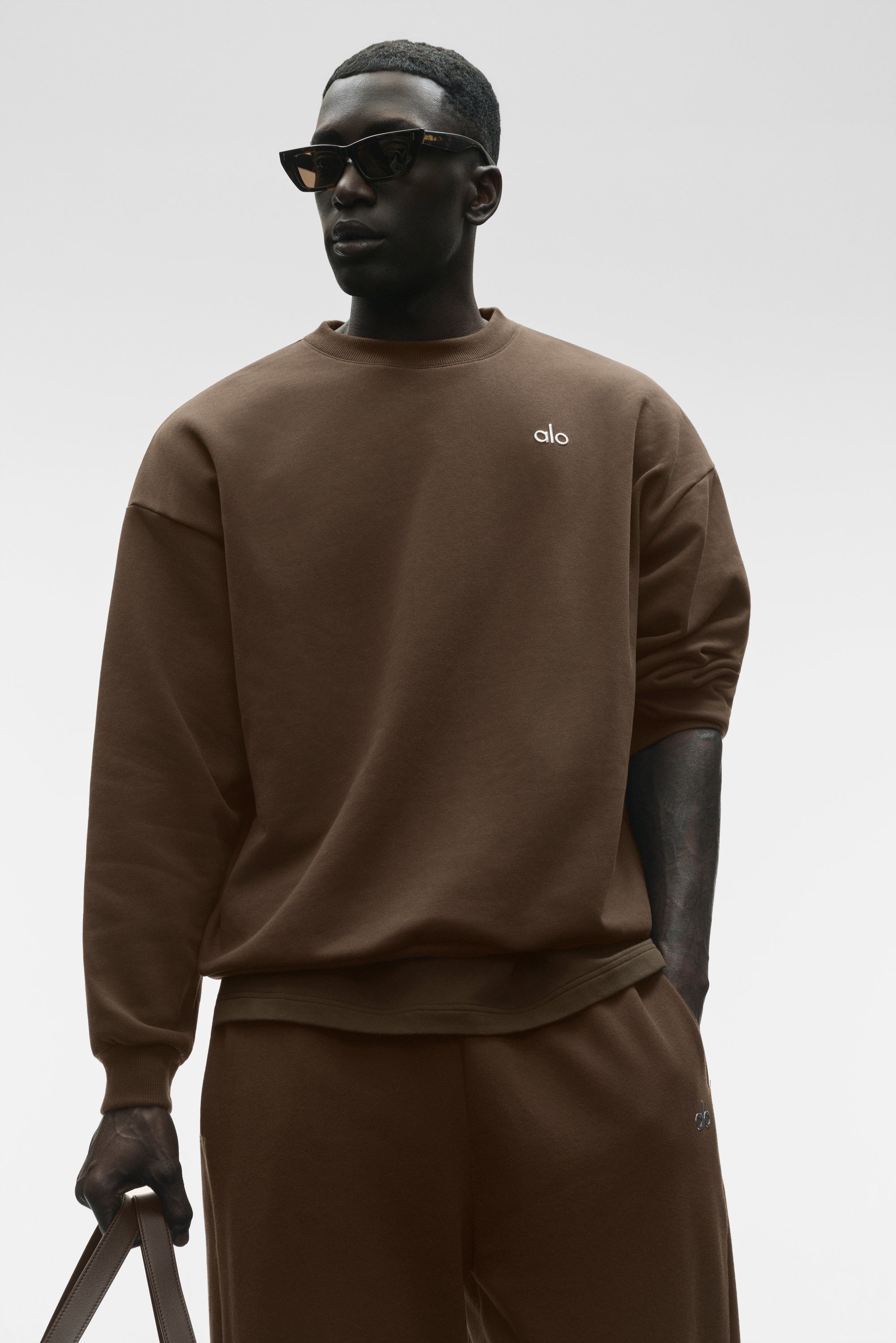 Alo Yoga Accolade Crew Neck Pullover - Espresso