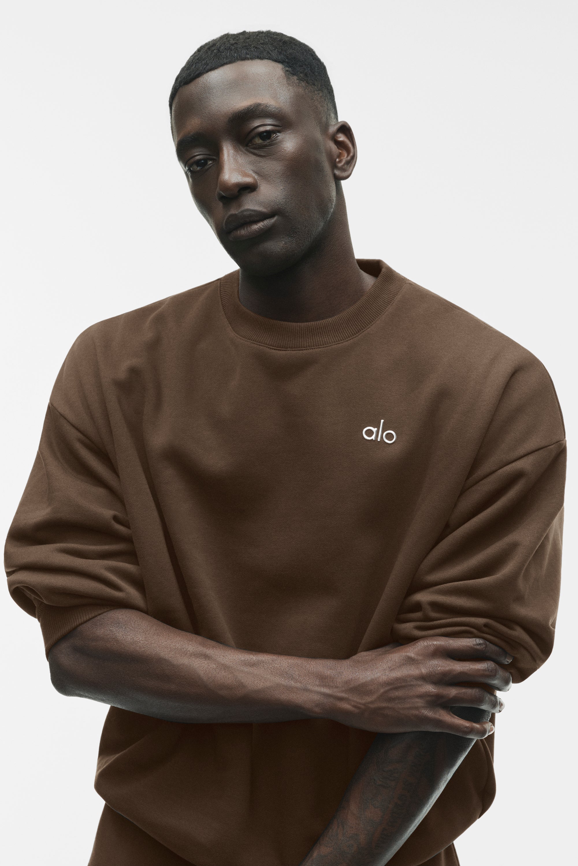 Alo Yoga Accolade Crew Neck Pullover - Espresso