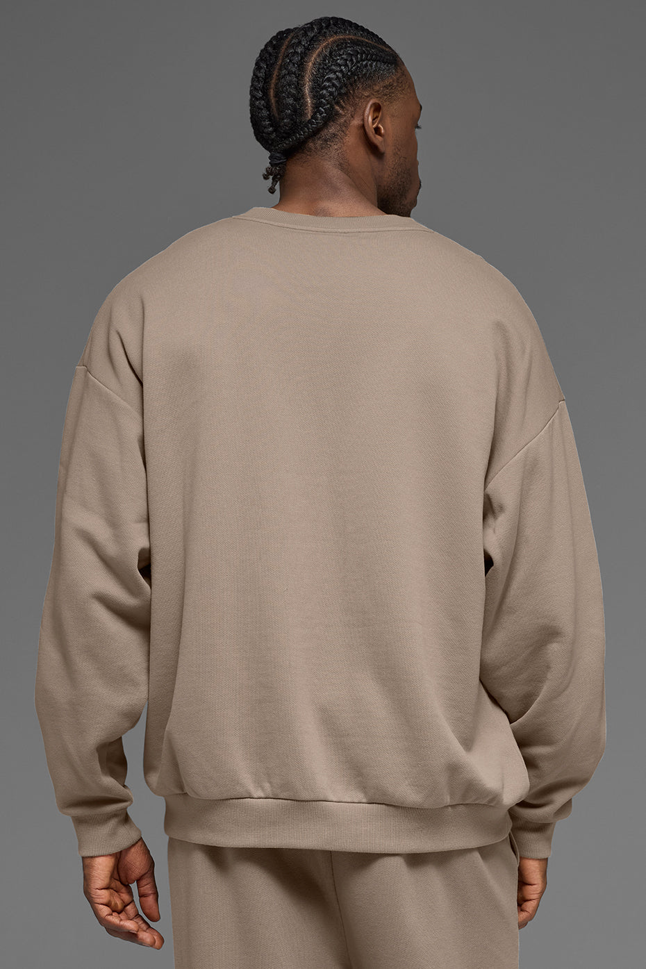 Alo Yoga Accolade Crew Neck Pullover - Gravel