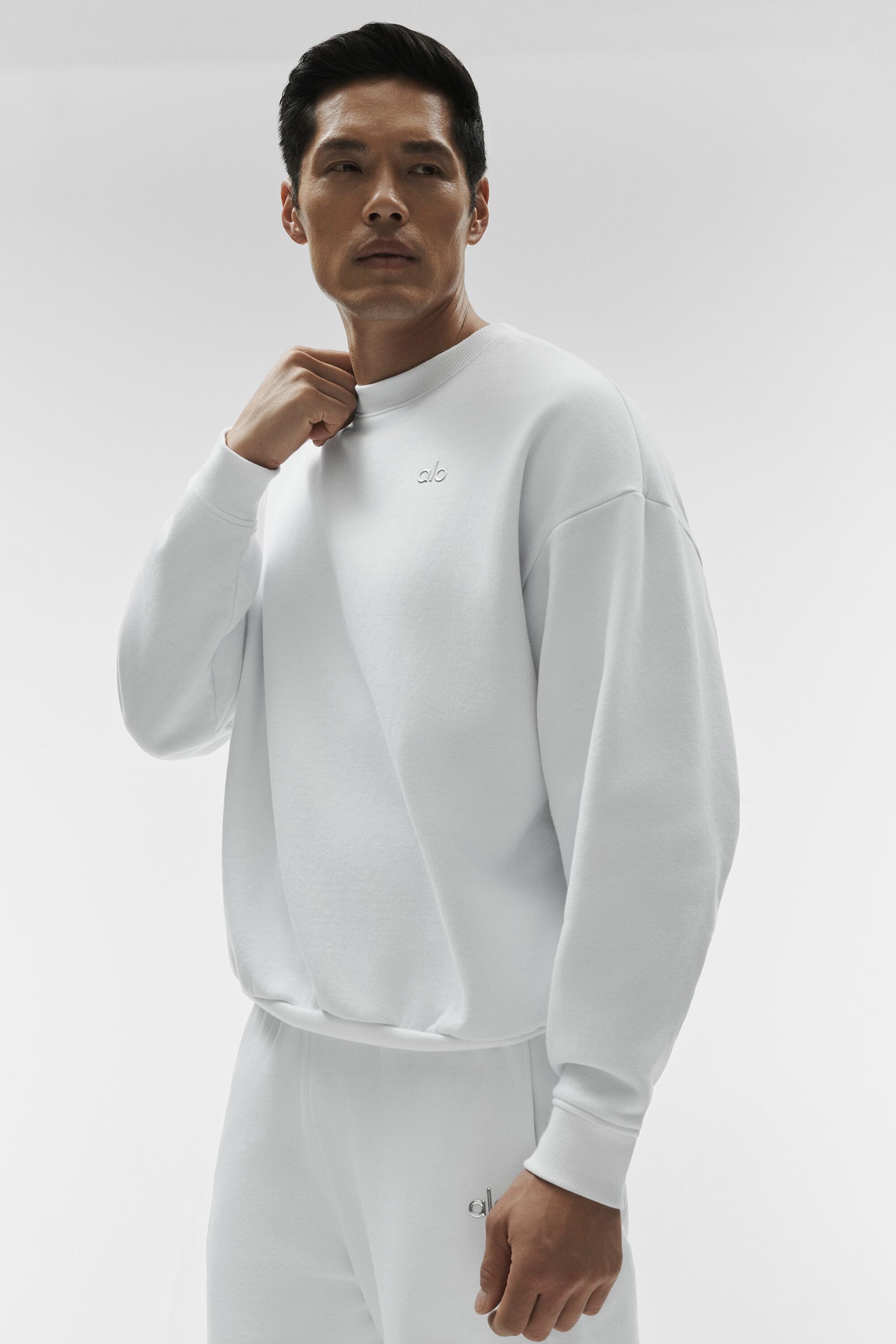 Alo Yoga Accolade Crew Neck Pullover - White