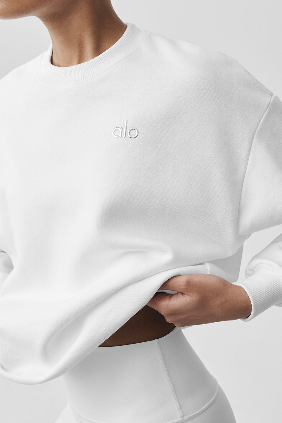Alo Yoga Accolade Crew Neck Pullover - White