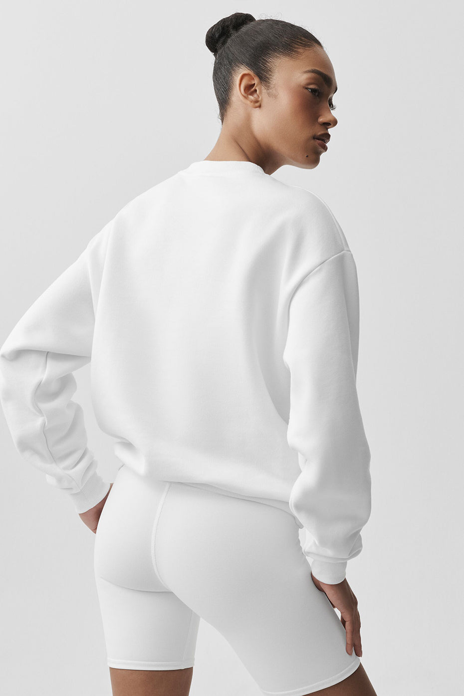 Alo Yoga Accolade Crew Neck Pullover - White