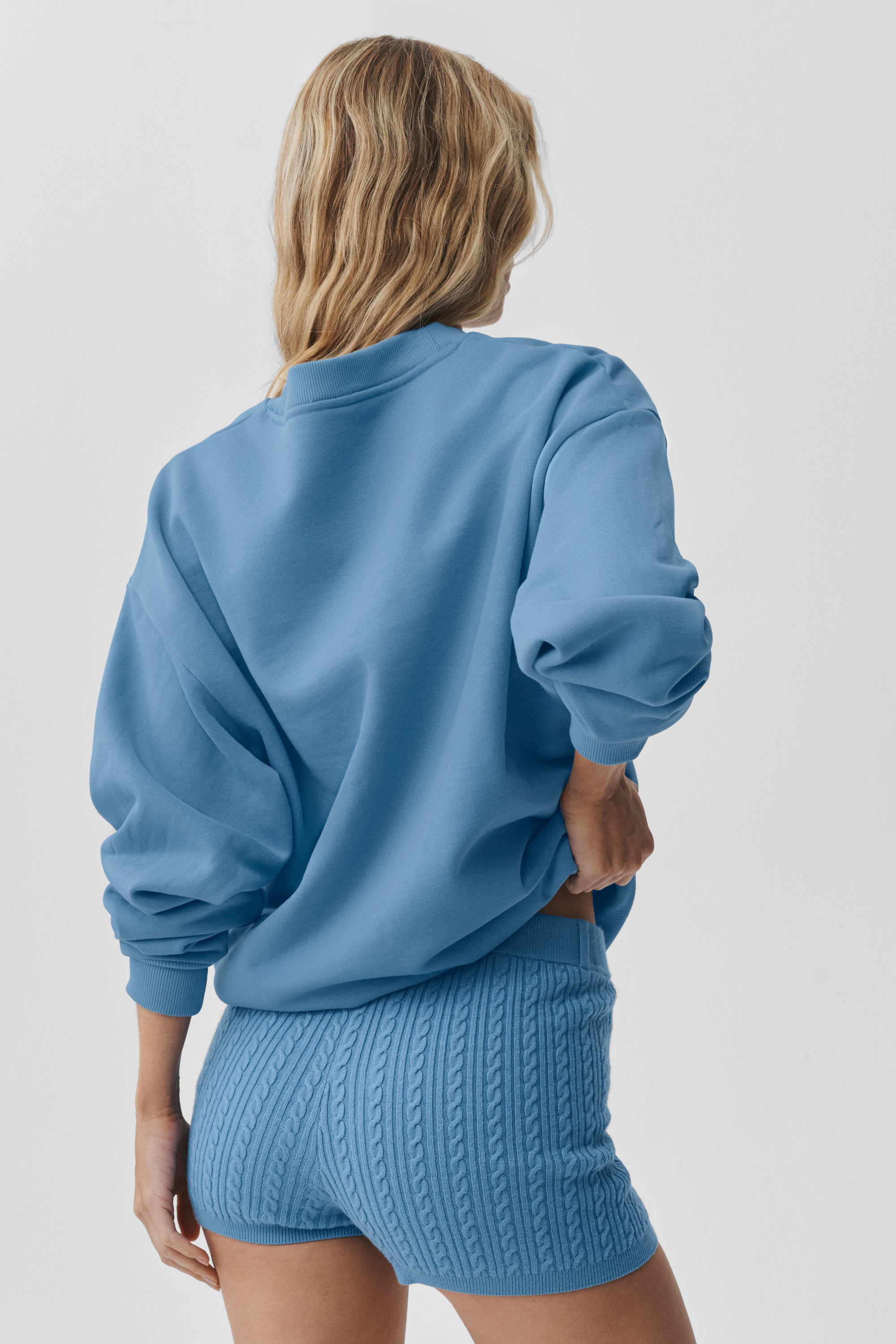 Alo Yoga Accolade Crew Neck Pullover - California Blue
