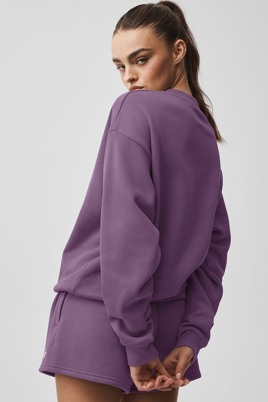 Alo Yoga Accolade Crew Neck Pullover - Plum Kiss