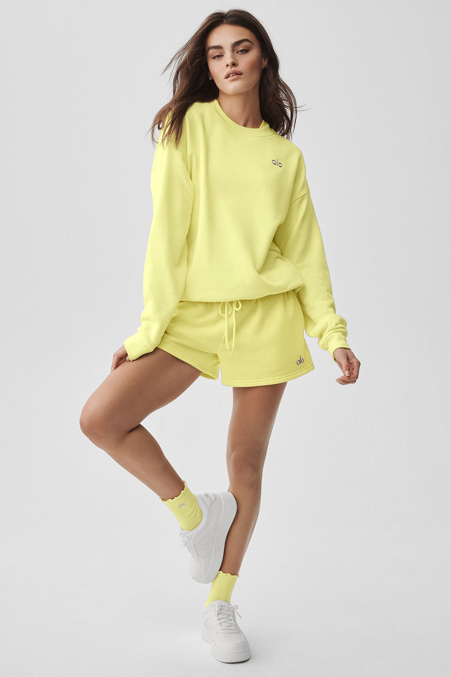 Alo Yoga Accolade Crew Neck Pullover - Sunshine