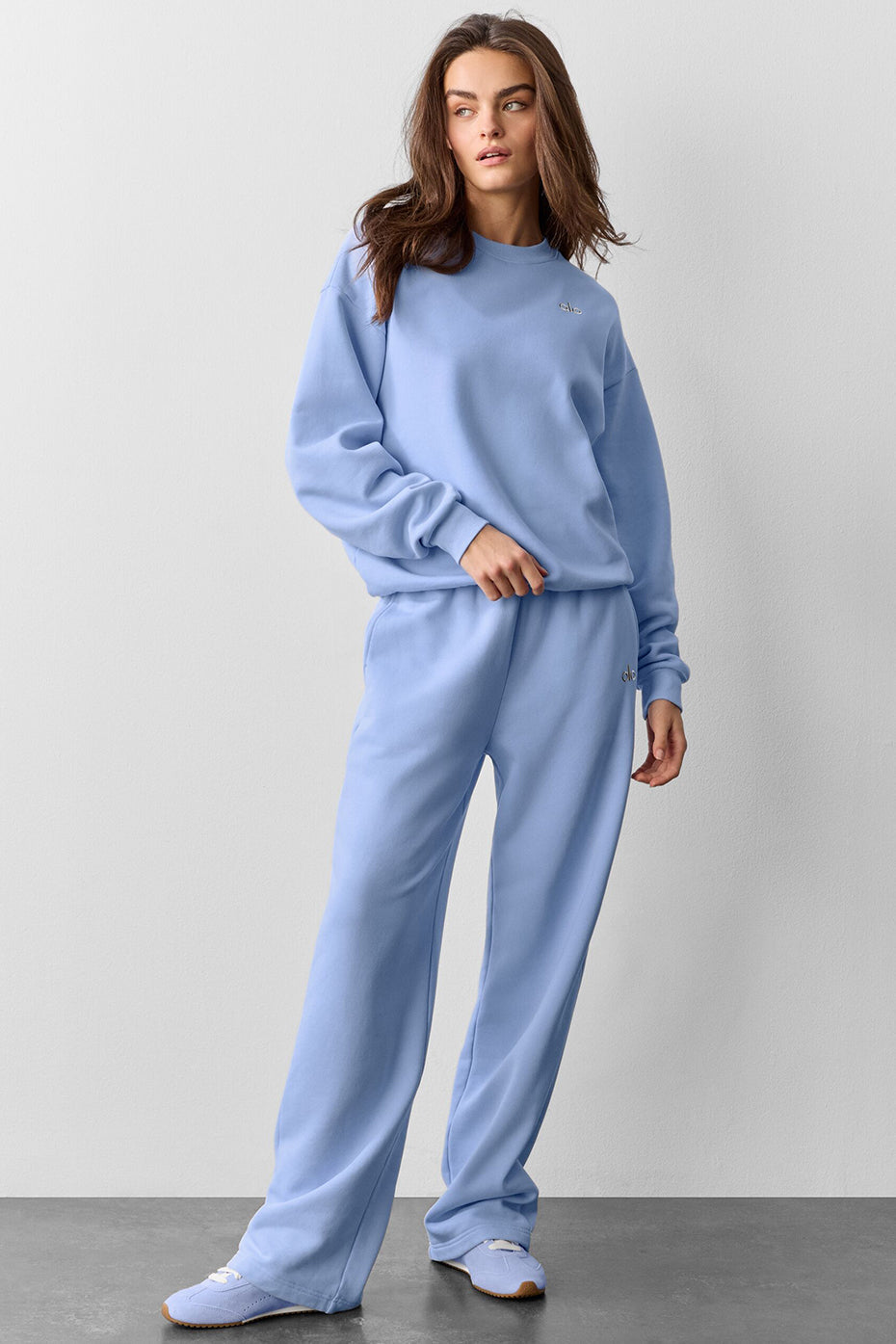 Alo Yoga Accolade Crew Neck Pullover - Light Provence Blue
