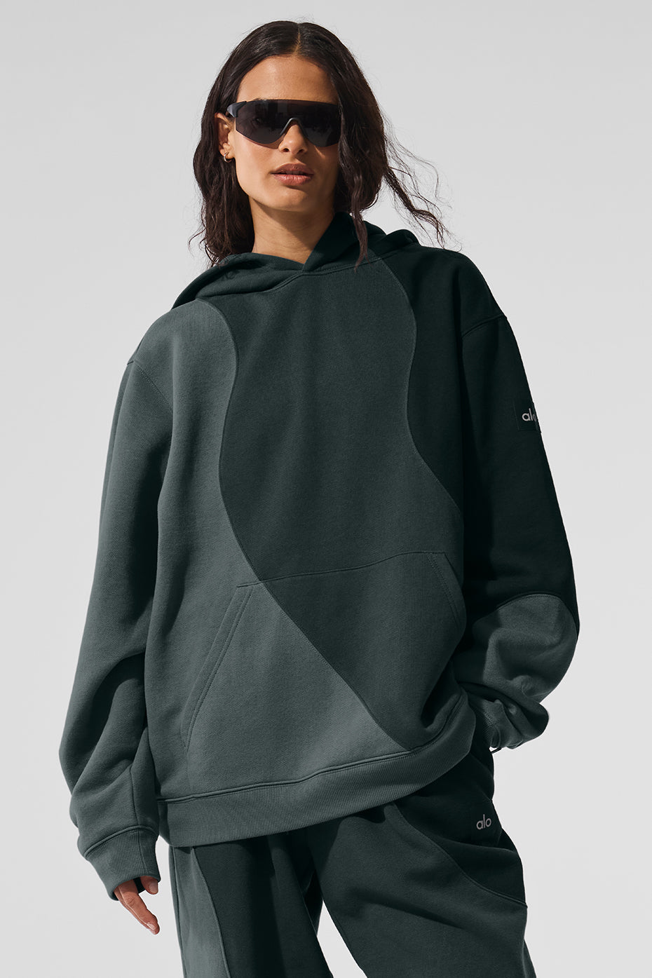 Alo Yoga Make Waves Hoodie - Charcoal Green Tonal
