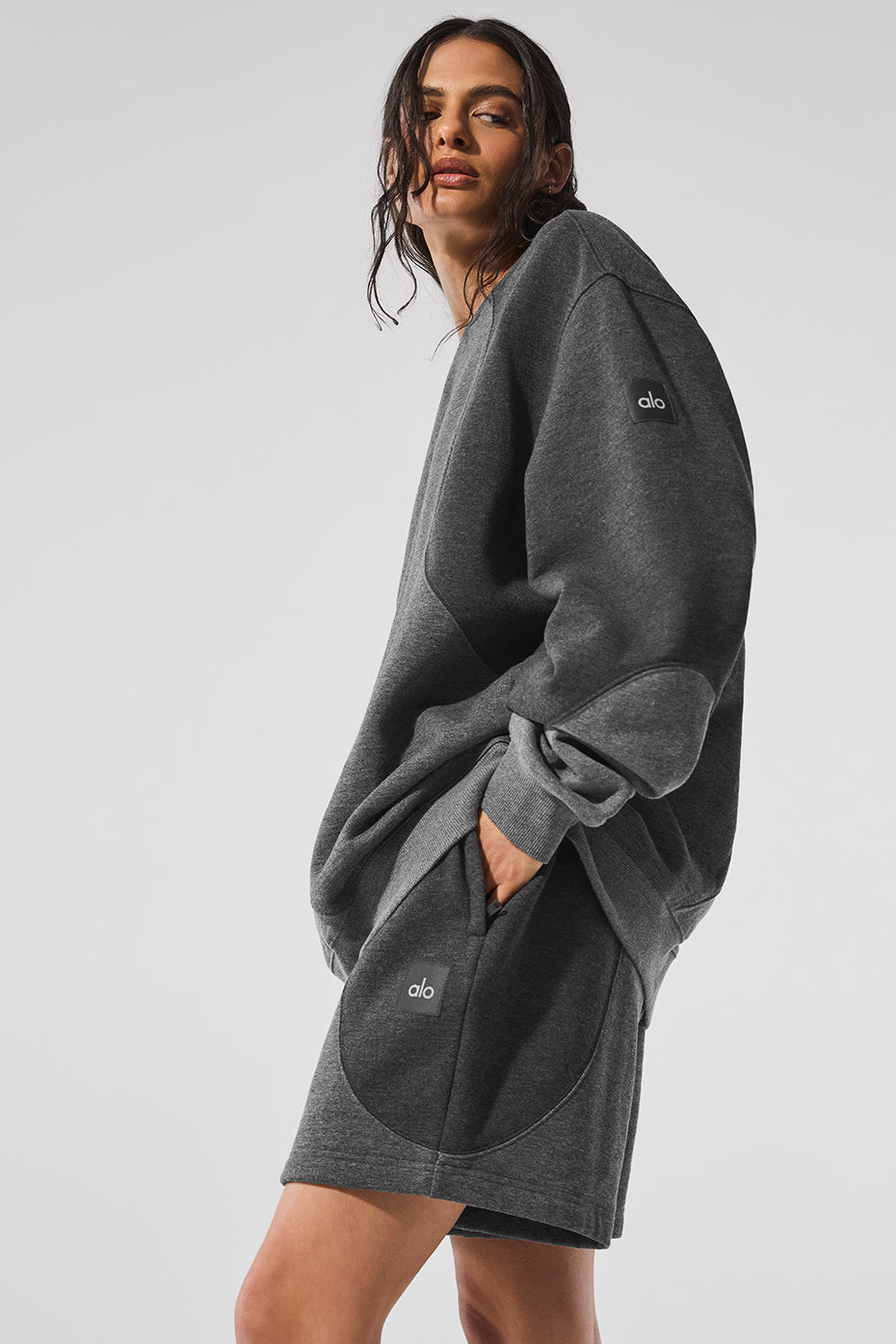 Alo Yoga Make Waves Crew Neck Pullover - Dark Heather Grey Tonal