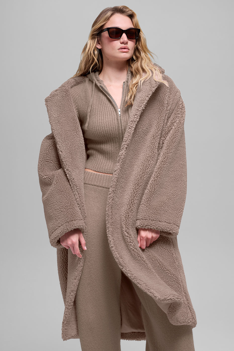 Alo Yoga Oversized Sherpa Trench - Chai Latte