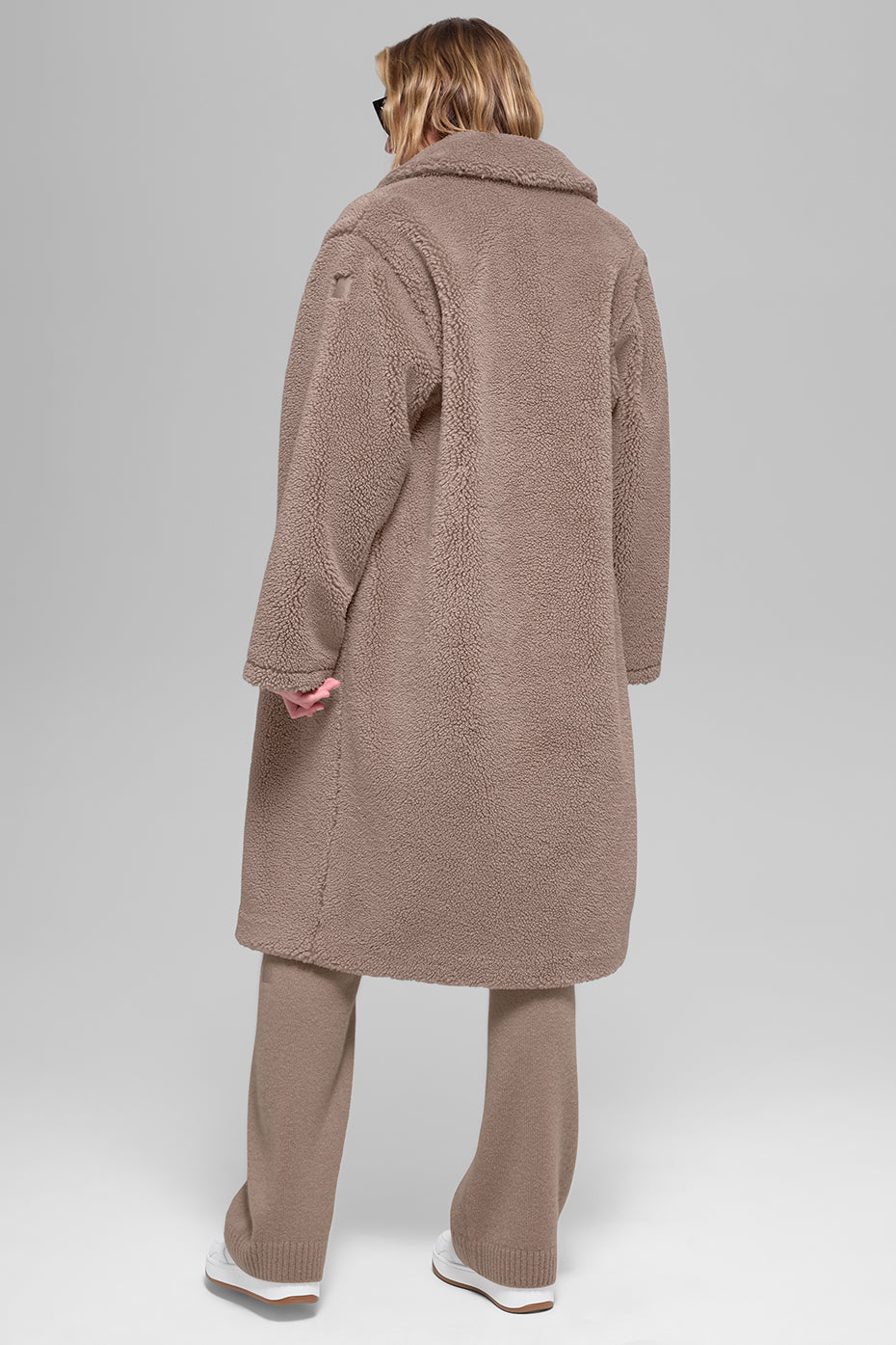Alo Yoga Oversized Sherpa Trench - Chai Latte