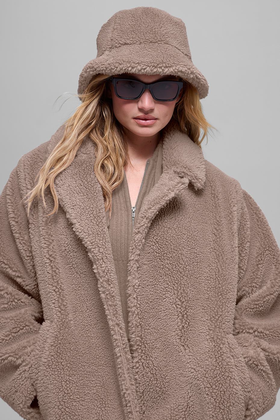 Alo Yoga Oversized Sherpa Trench - Chai Latte