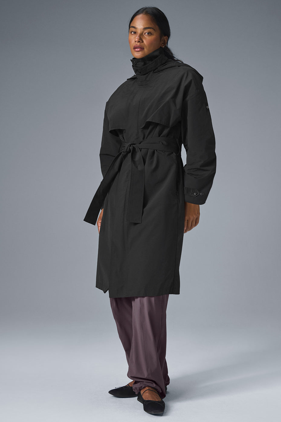 Alo Yoga Crinkle On The Move Trench - Black
