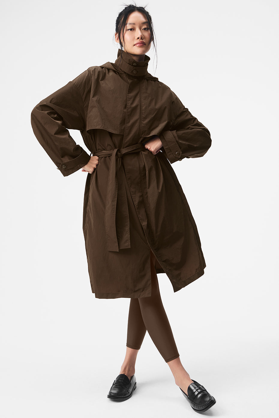 Alo Yoga Crinkle On The Move Trench - Espresso