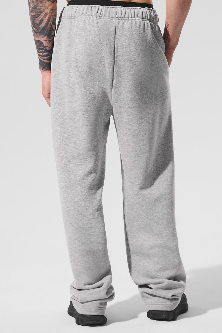 Alo Yoga Accolade Straight Leg Sweatpant - Athletic Heather Grey