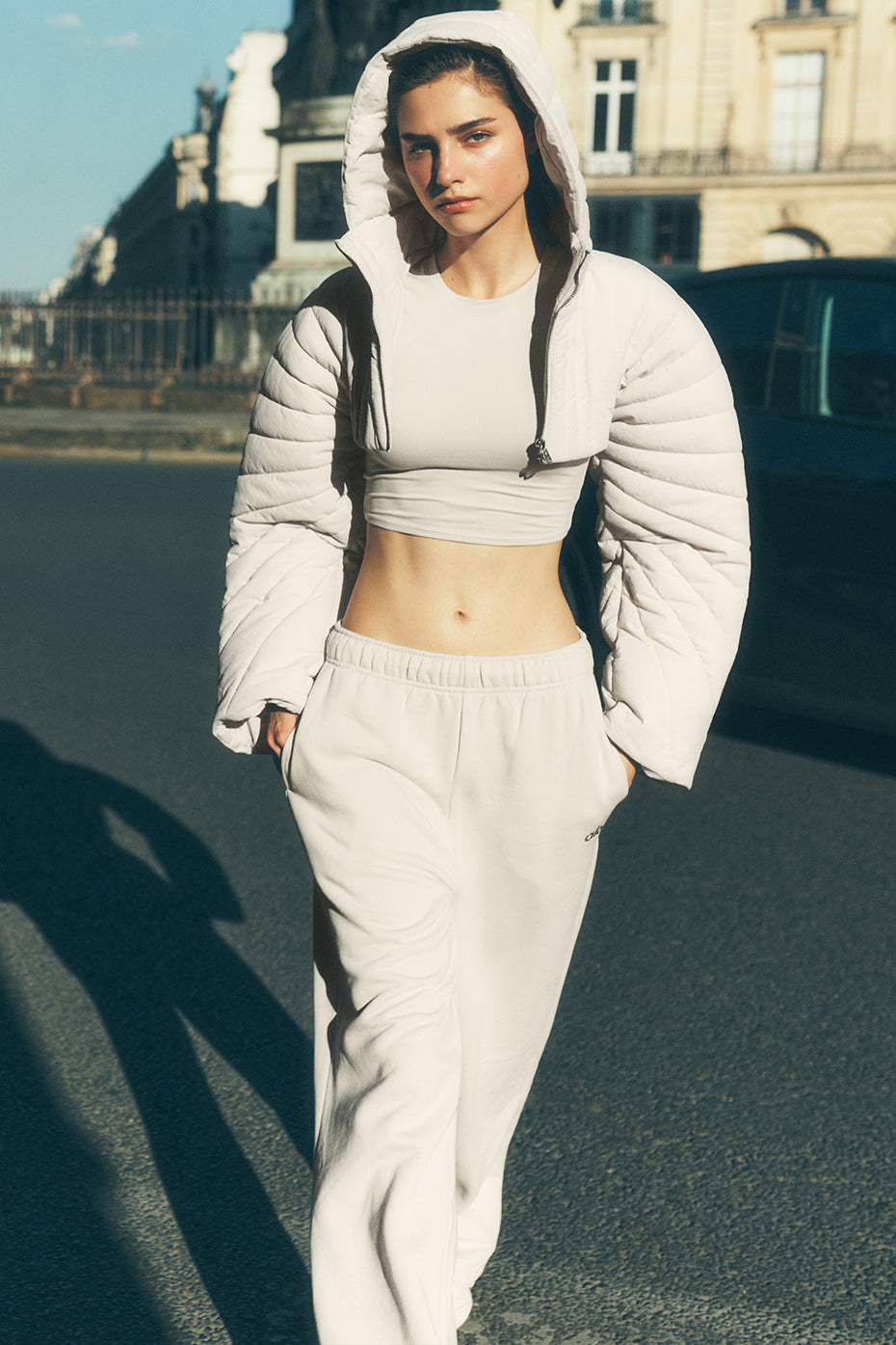 Alo Yoga Accolade Straight Leg Sweatpant - Bone