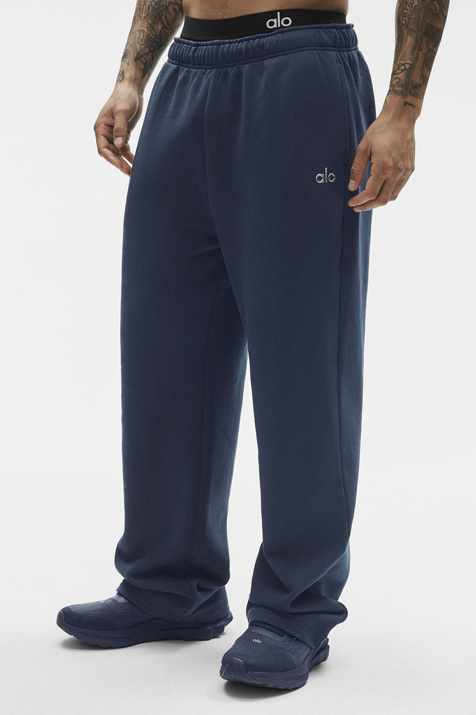 Alo Yoga Accolade Straight Leg Sweatpant - Navy