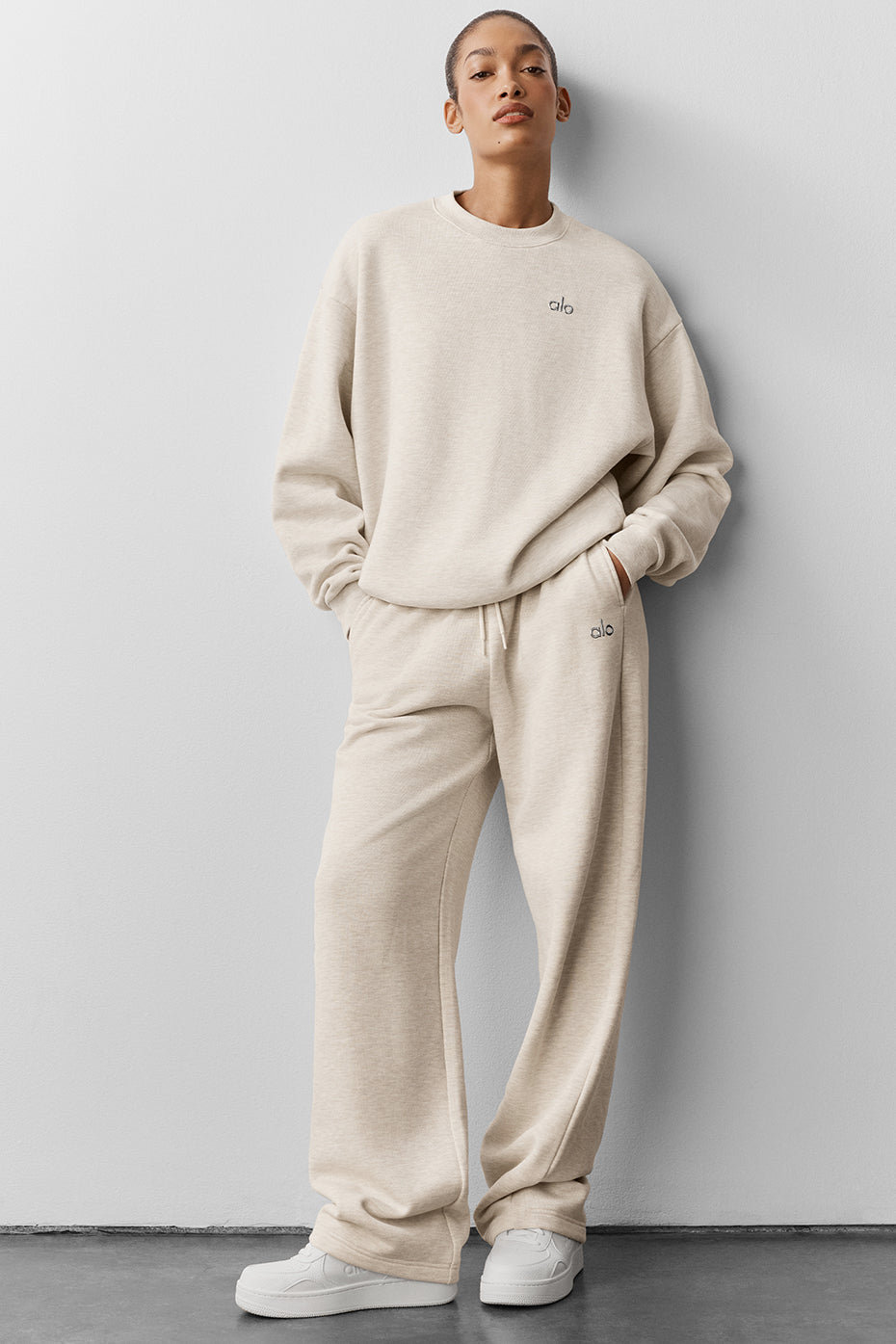 Alo Yoga Accolade Straight Leg Sweatpant - Oatmeal Heather