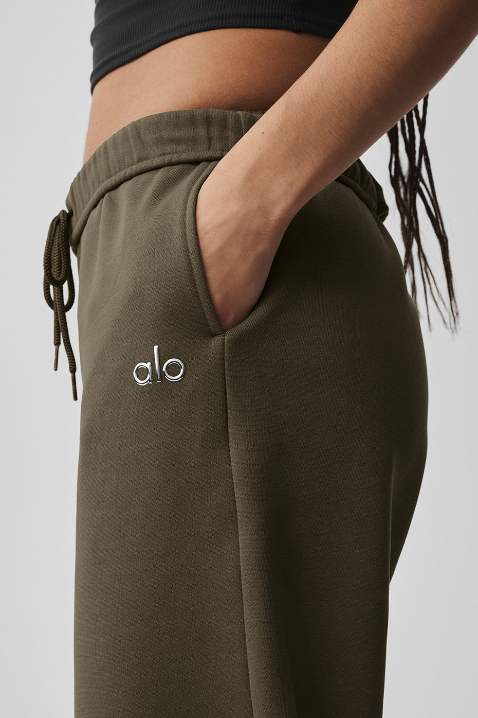 Alo Yoga Accolade Straight Leg Sweatpant - Olive Tree