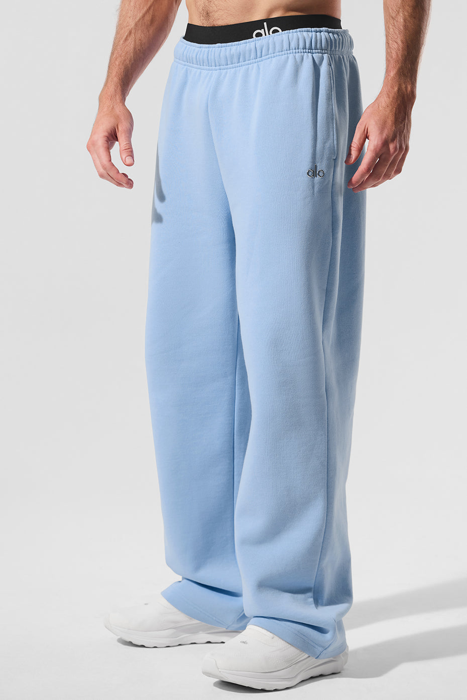 Alo Yoga Accolade Straight Leg Sweatpant - Seashell Blue