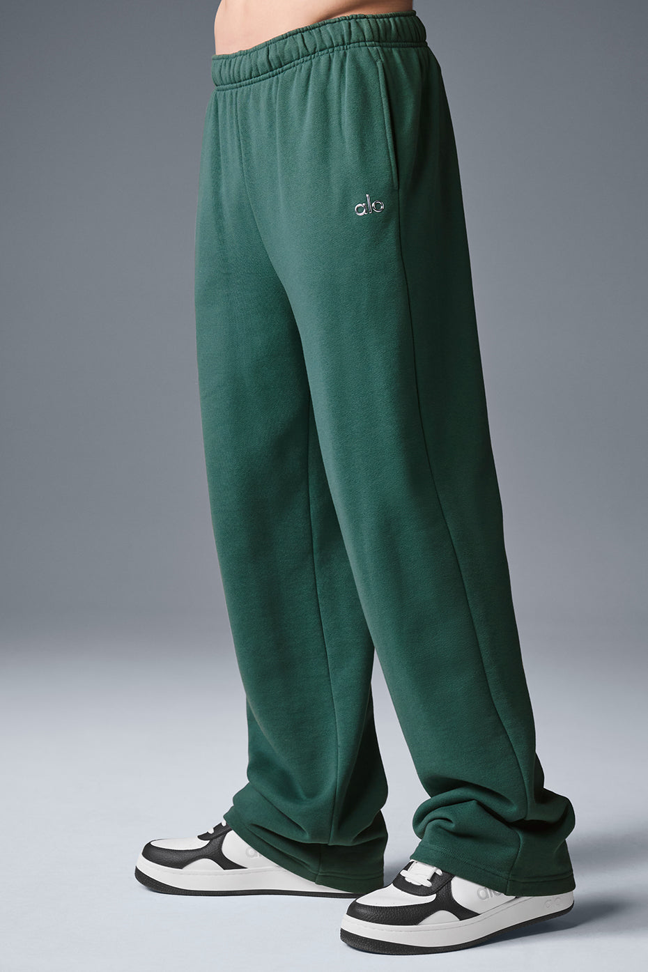 Alo Yoga Accolade Straight Leg Sweatpant - Winter Ivy