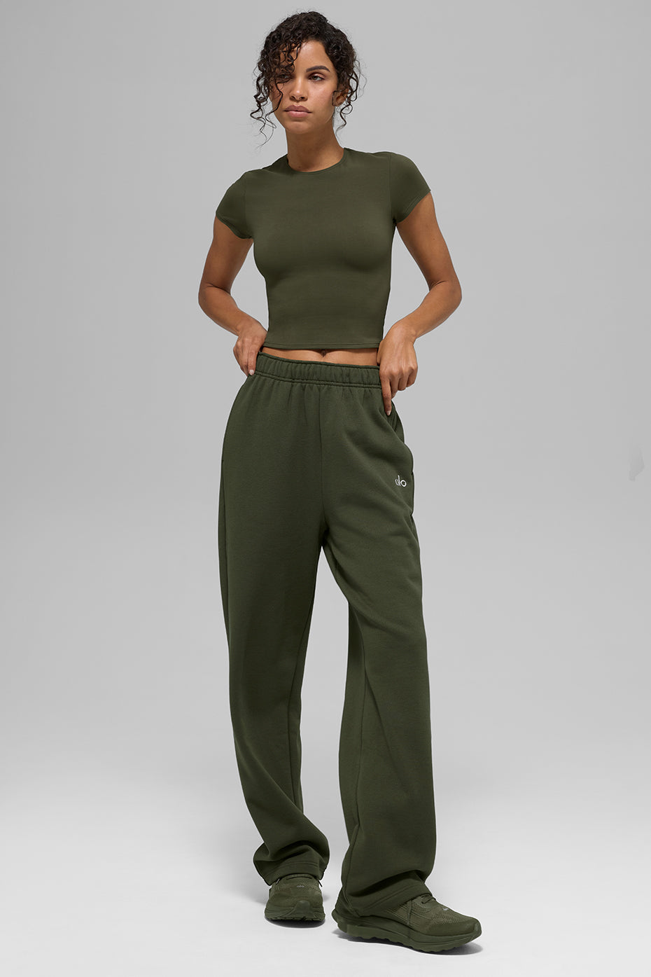 Alo Yoga Accolade Straight Leg Sweatpant - Green Olive