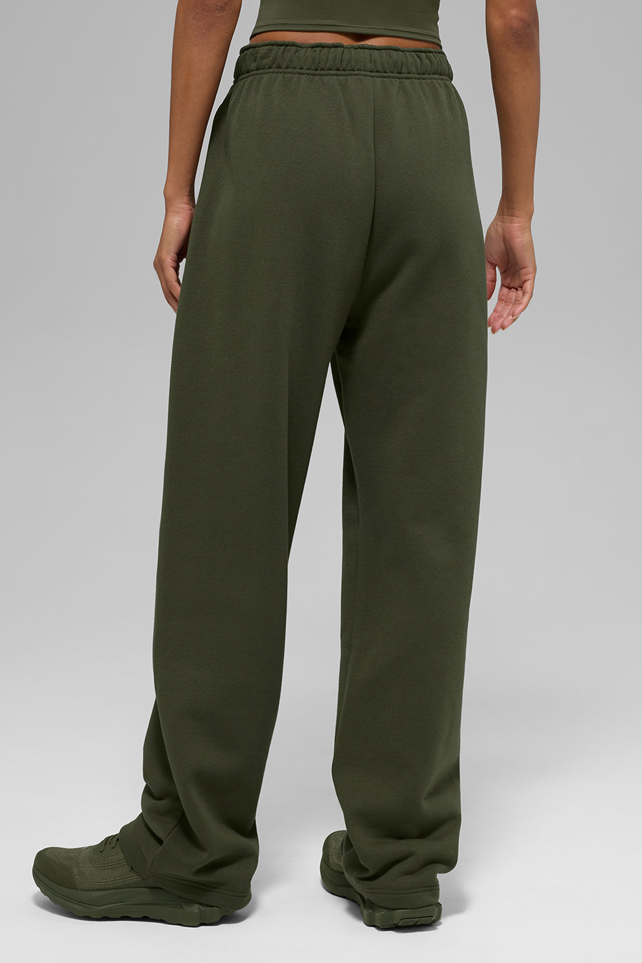 Alo Yoga Accolade Straight Leg Sweatpant - Green Olive