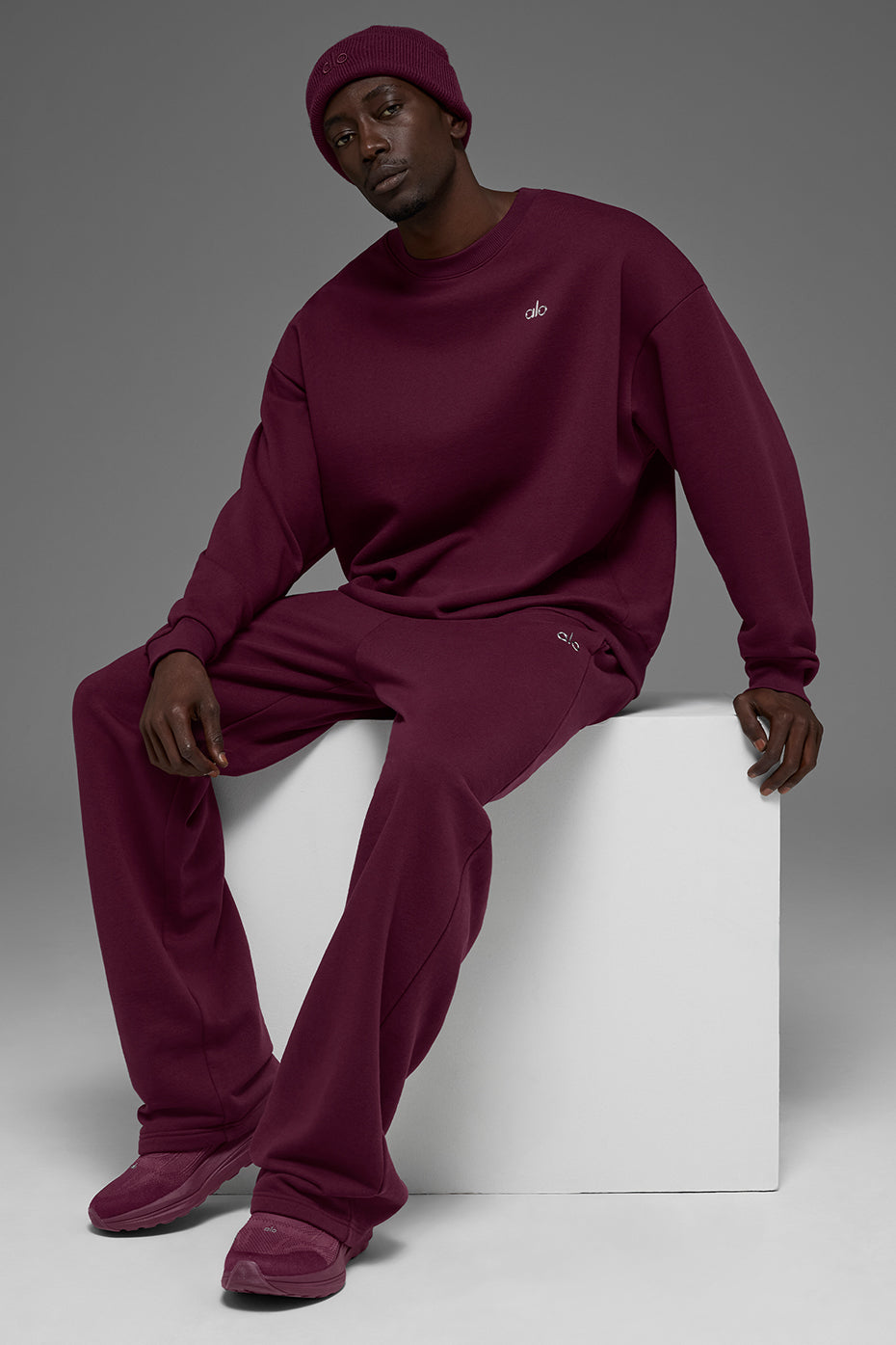 Alo Yoga Accolade Straight Leg Sweatpant - Burgundy