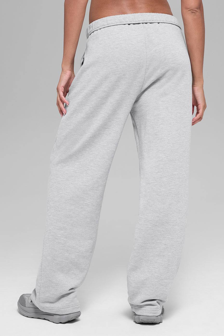Alo Yoga Accolade Straight Leg Sweatpant - Athletic Heather Grey